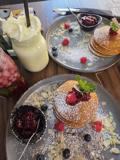 Easy Coffee Bakery 6