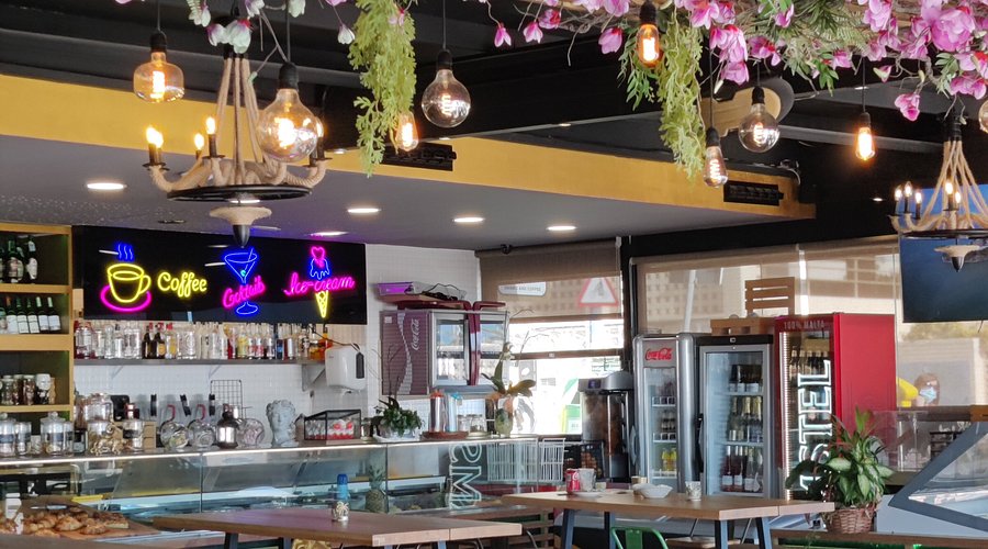 calm cafes benidorm digital nomads