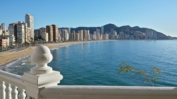 digital nomads benidorm seasons