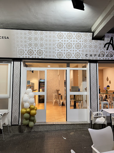 Arcila Cafe 13