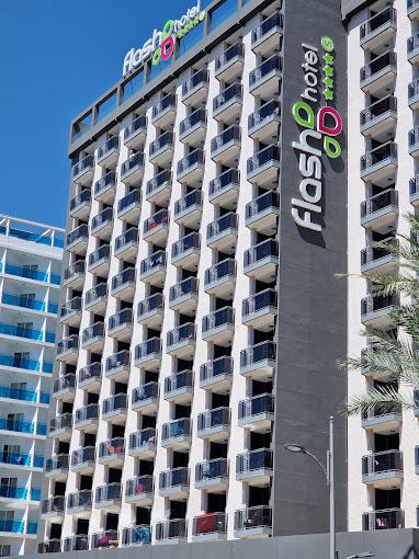 Flash Hotel 16