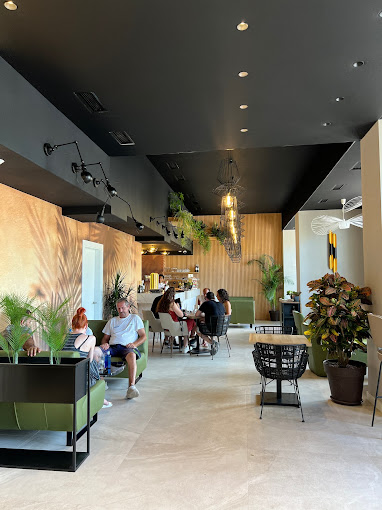 Taudi Lounge Bar 12