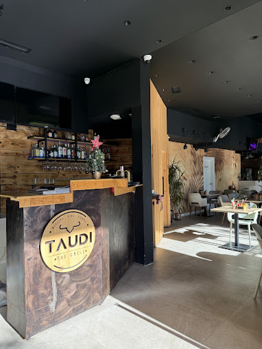 Taudi Lounge Bar 2