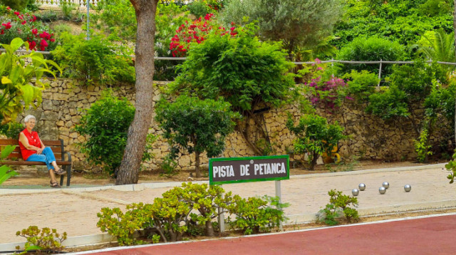 foreigners working in Spain,