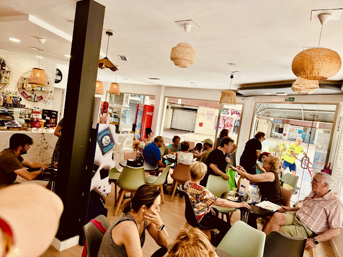Aroma Cafe 5