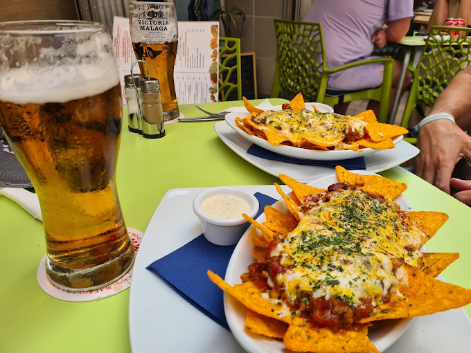 Caspers Eatery Bar 11