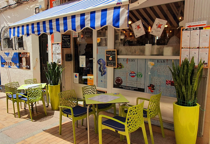Caspers Eatery Bar 16