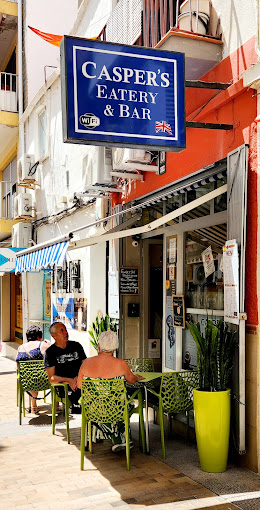 Caspers Eatery Bar 3
