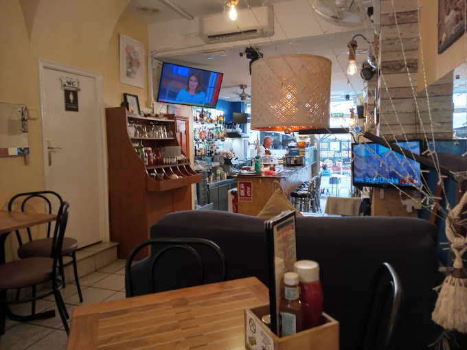 Caspers Eatery Bar