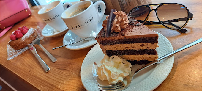 Santagloria Coffee Bakery 16