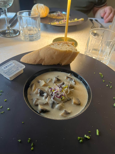 Amigos Bar and Bistro 13