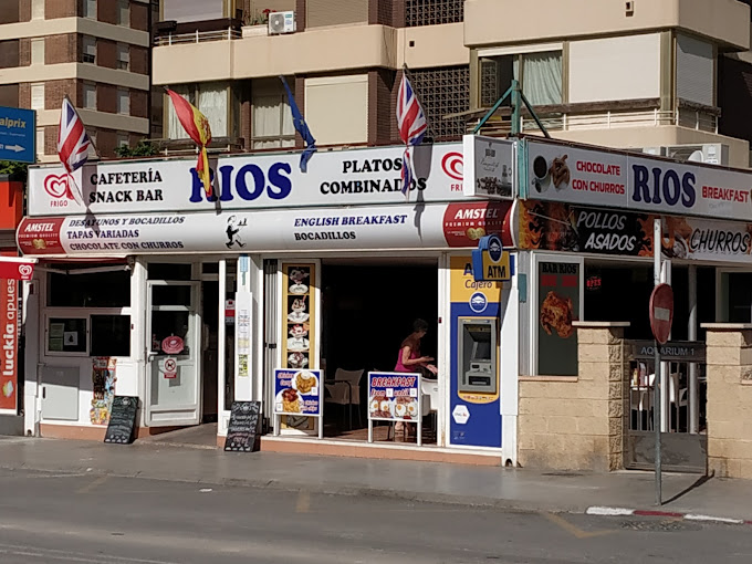 Cafeteria Rios 16