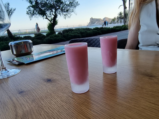 Paseo Beach Cafe 13