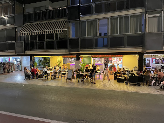 Paseo Beach Cafe 9