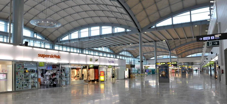 Alicante airport tips
