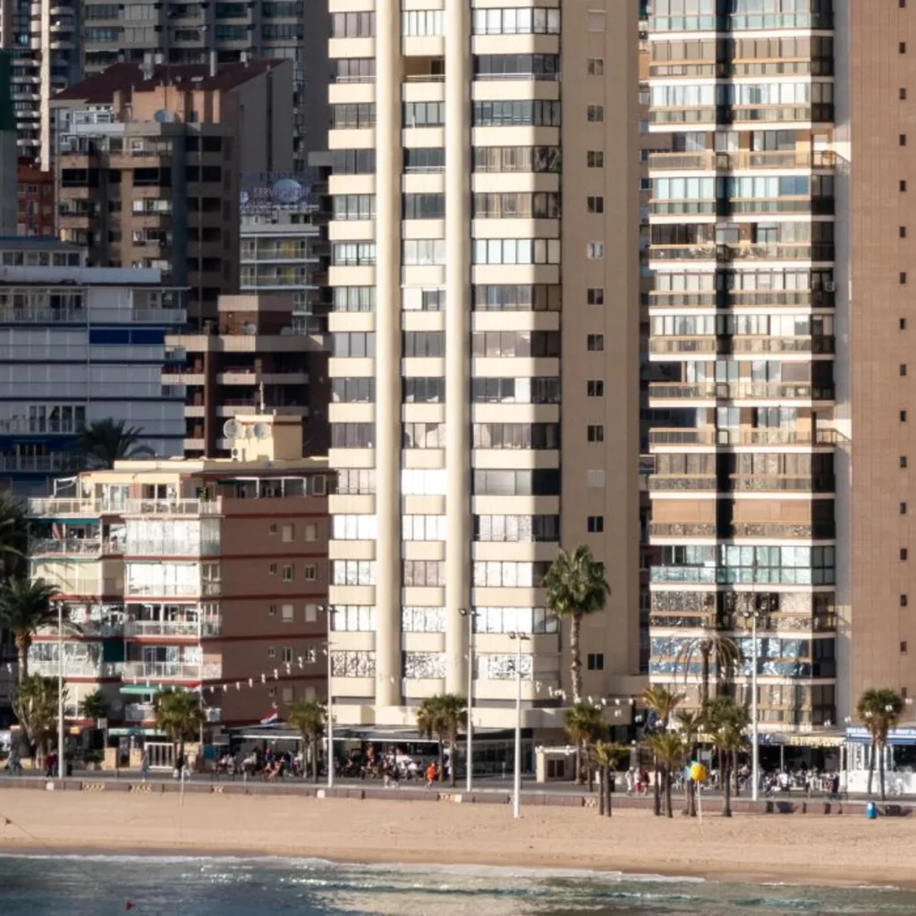 Direct Comparison Poniente vs Levante