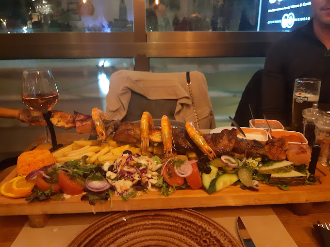 GUSTO Bar Bistro 10