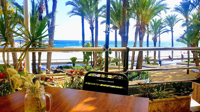 GUSTO Bar Bistro 3