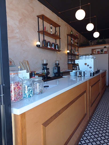 Linas Cafe 10