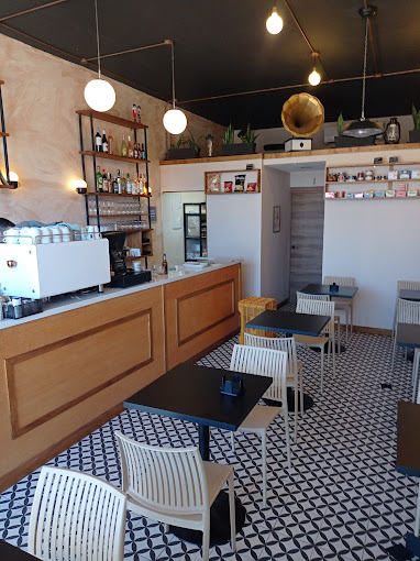 Linas Cafe 11