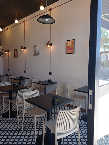 Linas Cafe 12