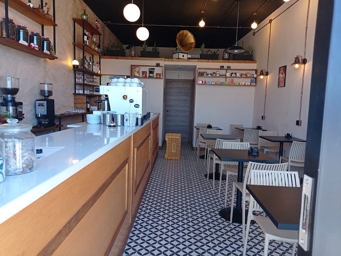 Linas Cafe 3