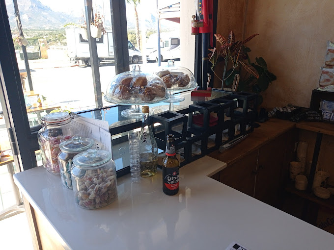 Linas Cafe 8