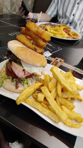 Big Ben Bistro Restaurant 15