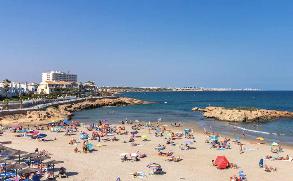 Pros and cons of Orihuela Costa for digital nomads