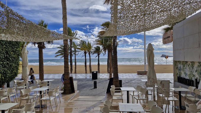 Moon Beach Club 2