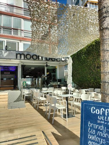 Moon Beach Club 6
