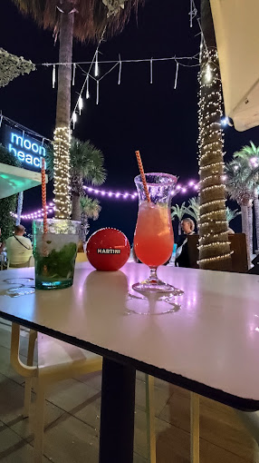 Moon Beach Club 9