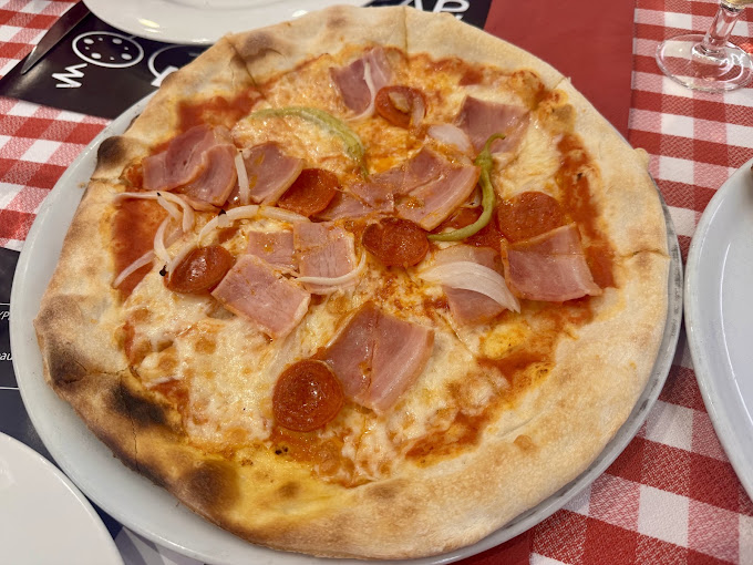 Pizzeria AVANTI 13