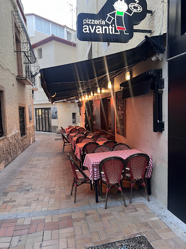 Pizzeria AVANTI 7