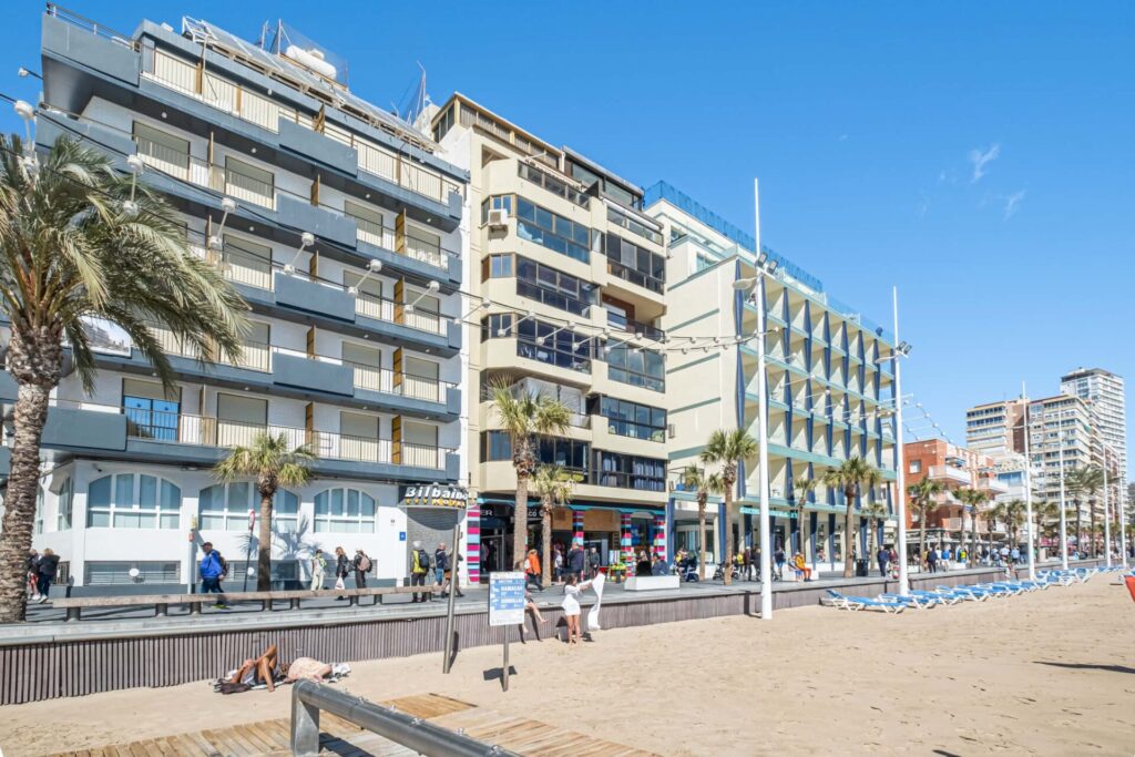Poniente vs Levante property