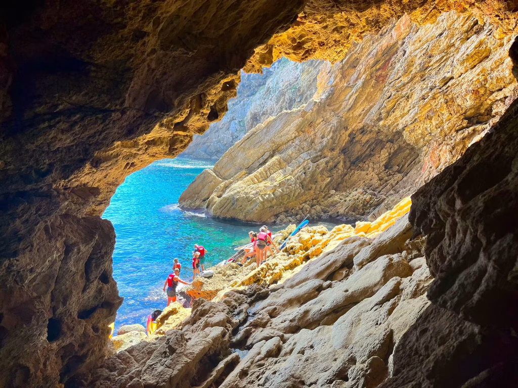 Best Time to Visit and Practical Planning in Cape San Antonio