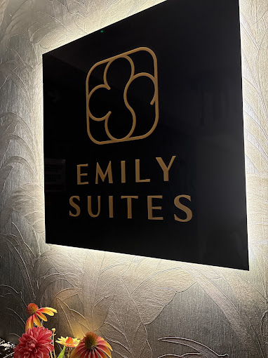 Emily Suites 14