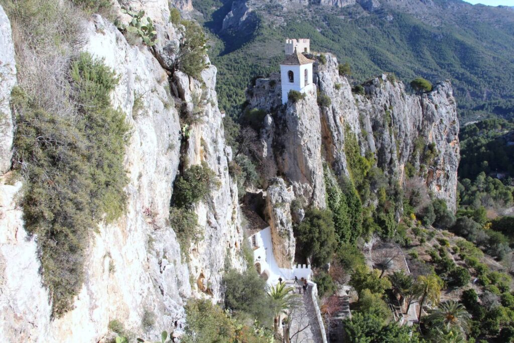 Visit the Guadalest castle