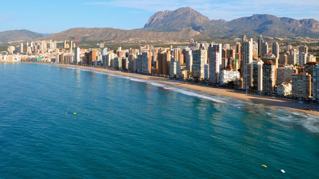 is it better to buy or rent in Benidorm