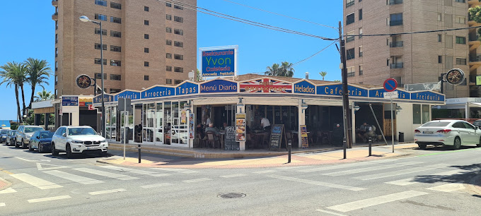 Restaurante Cafeteria Yvon 11