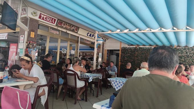 Restaurante Cafeteria Yvon 13
